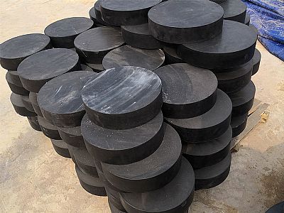 红岗区板式橡胶支座由若干层橡胶片与薄钢板经加压硫化